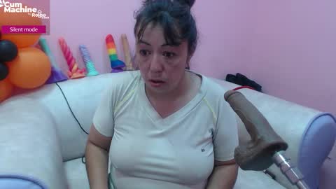 Snapshot of sucker_drool chatting on November 8, 2025, 12:16 pm Sucky online show from November 8, 2025, 12:16 pm