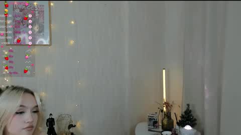 Snapshot of sue_everett chatting on December 22, 2024, 12:05 pm sue_everett online show from December 22, 2024, 12:05 pm