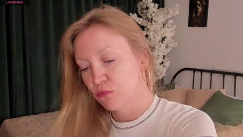 sugamomy online show from October 14, 2025, 12:11 am