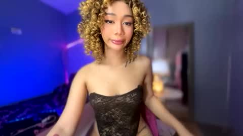 Snapshot of sugar_hally chatting on March 4, 2026, 7:47 am your ultimate goddess online show from March 4, 2026, 7:47 am