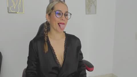 Snapshot of sugar_milff chatting on September 23, 2025, 1:03 pm sugar_milff online show from September 23, 2025, 1:03 pm