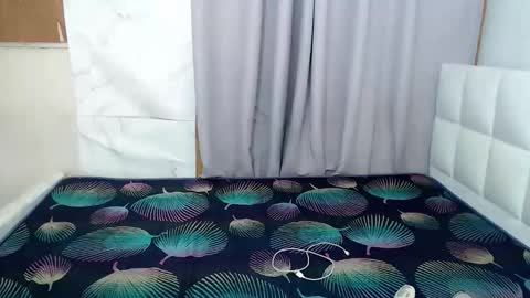 sugar_pixiee online show from May 18, 2026, 5:13 am