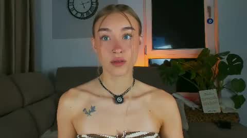 sugarskye online show from June 28, 2026, 8:04 pm