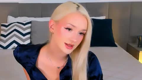 sugarwhisper online show from September 12, 2025, 3:34 pm