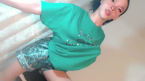 Snapshot of sugarxbaby_ chatting on January 7, 2025, 12:20 pm LoveSugar online show from January 7, 2025, 12:20 pm