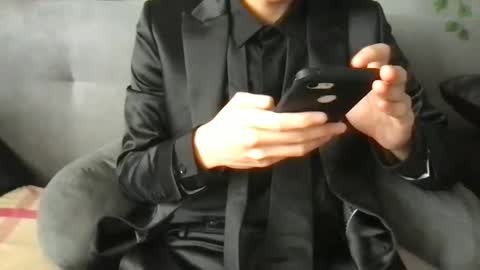 Snapshot of suitfetishez chatting on February 5, 2026, 8:57 pm suitfetishez online show from February 5, 2026, 8:57 pm