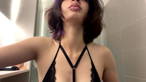 Suku Ren online show from September 27, 2025, 4:23 pm