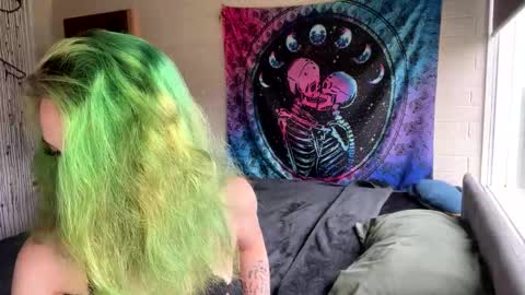 Summer online show from March 6, 2025, 12:43 am