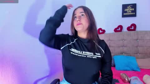 Snapshot of summer_girls01 chatting on November 21, 2025, 4:00 am summer_girls01 online show from November 21, 2025, 4:00 am