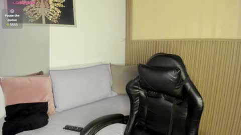 Summer online show from January 11, 2026, 2:22 pm