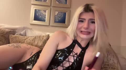 Snapshot of sun_flower00 chatting on February 20, 2026, 11:49 pm Kate online show from February 20, 2026, 11:49 pm