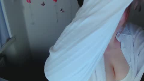 Snapshot of sun_lovely chatting on January 10, 2026, 2:30 pm Alexi online show from January 10, 2026, 2:30 pm