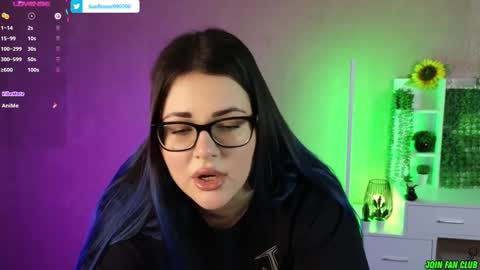 Snapshot of sunflower0907 chatting on January 20, 2025, 12:07 pm Tina. Im topless model online show from January 20, 2025, 12:07 pm