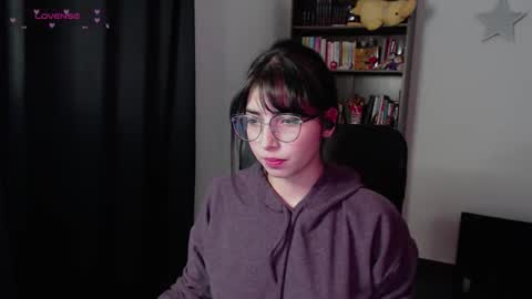 Snapshot of sunflower_uwu chatting on January 6, 2026, 6:22 pm violetta online show from January 6, 2026, 6:22 pm