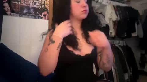 Sofie online show from November 18, 2025, 7:13 am