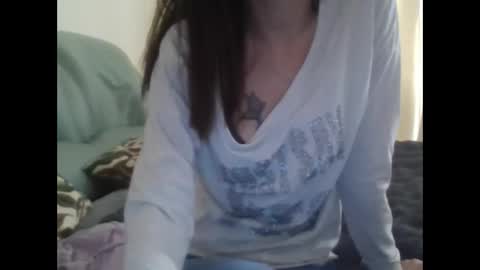 Snapshot of suni_bitch chatting on March 4, 2025, 9:40 am suni online show from March 4, 2025, 9:40 am