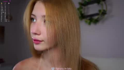 Lily online show from October 15, 2025, 2:39 pm