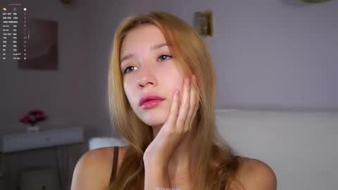 Lily online show from November 2, 2025, 1:35 pm