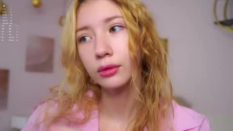 Lily online show from February 15, 2026, 2:36 pm