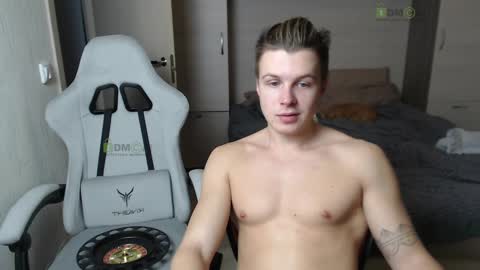 Snapshot of sunny1girl chatting on February 17, 2025, 9:52 pm Alice and Sergey online show from February 17, 2025, 9:52 pm