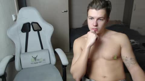 Snapshot of sunny1girl chatting on February 18, 2025, 4:59 pm Alice and Sergey online show from February 18, 2025, 4:59 pm