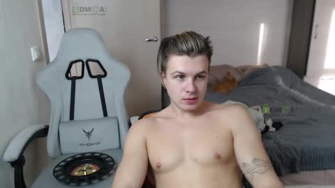 Snapshot of sunny1girl chatting on February 26, 2025, 10:15 am Alice and Sergey online show from February 26, 2025, 10:15 am