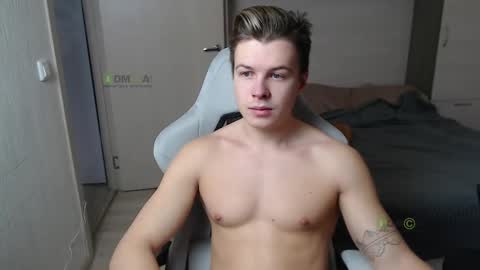 Snapshot of sunny1girl chatting on March 10, 2025, 6:27 am Alice and Sergey online show from March 10, 2025, 6:27 am