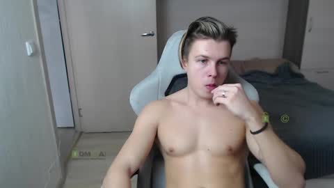 Snapshot of sunny1girl chatting on March 10, 2025, 9:32 am Alice and Sergey online show from March 10, 2025, 9:32 am