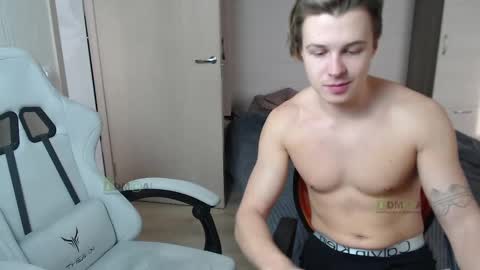 Snapshot of sunny1girl chatting on March 11, 2025, 9:45 am Alice and Sergey online show from March 11, 2025, 9:45 am