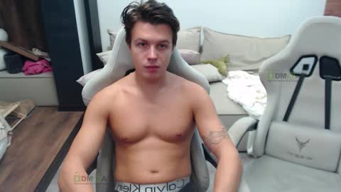 Snapshot of sunny1girl chatting on October 22, 2025, 8:03 am Alice and Sergey online show from October 22, 2025, 8:03 am