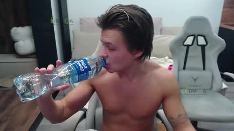 Snapshot of sunny1girl chatting on November 21, 2025, 4:55 am Alice and Sergey online show from November 21, 2025, 4:55 am