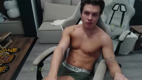 Snapshot of sunny1girl chatting on December 5, 2025, 8:45 am Alice and Sergey online show from December 5, 2025, 8:45 am