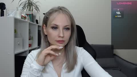 Snapshot of sunny_bunny6 chatting on January 26, 2025, 7:20 pm Naomi online show from January 26, 2025, 7:20 pm