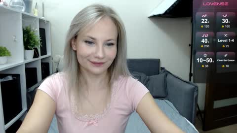 Snapshot of sunny_bunny6 chatting on September 20, 2025, 12:50 pm Naomi online show from September 20, 2025, 12:50 pm