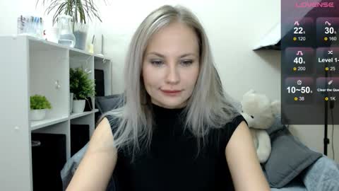 Snapshot of sunny_bunny6 chatting on October 1, 2025, 5:13 am Naomi online show from October 1, 2025, 5:13 am
