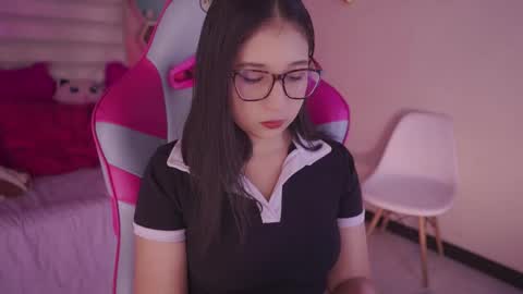 Snapshot of sunny_flower_ chatting on December 18, 2025, 1:55 am SUNNY online show from December 18, 2025, 1:55 am