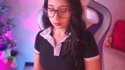 Snapshot of sunny_flower_ chatting on February 4, 2026, 3:45 am SUNNY online show from February 4, 2026, 3:45 am