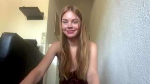 sunny_gaze online show from July 28, 2026, 2:13 pm