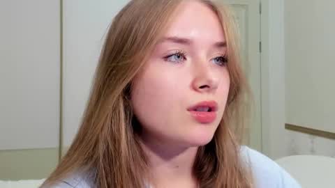 Vanessa online show from December 1, 2025, 12:21 pm