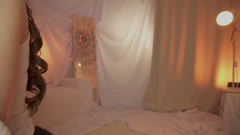 Snapshot of sunny_maria chatting on December 21, 2025, 7:54 pm Maria online show from December 21, 2025, 7:54 pm