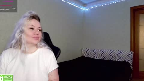 sunny mood online show from January 3, 2025, 6:35 pm