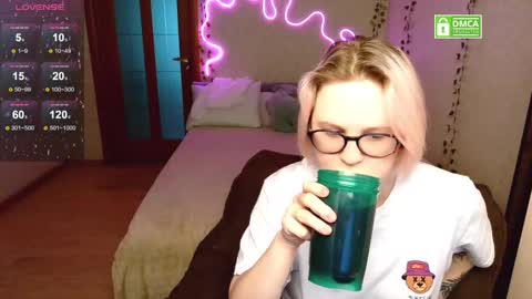 sunny mood online show from March 1, 2025, 7:51 am