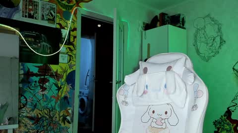 Snapshot of sunny_mouse chatting on December 6, 2024, 5:22 pm Sunny online show from December 6, 2024, 5:22 pm