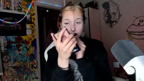 Snapshot of sunny_mouse chatting on February 18, 2025, 4:26 pm Sunny online show from February 18, 2025, 4:26 pm