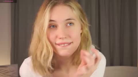 Snapshot of sunnybish chatting on October 4, 2025, 10:41 pm Keeley online show from October 4, 2025, 10:41 pm