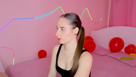 Snapshot of sunnybunnyy5 chatting on February 23, 2026, 10:34 am Liza online show from February 23, 2026, 10:34 am