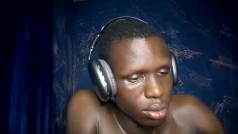 Sunnyblack2 online show from April 16, 2026, 10:23 pm