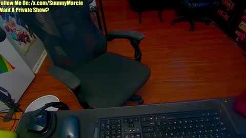 Snapshot of sunnymarcie chatting on March 4, 2025, 11:32 pm Sunny Marcie online show from March 4, 2025, 11:32 pm
