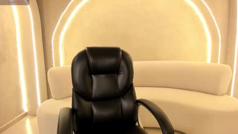 Sunny Rivers online show from November 14, 2025, 10:58 am