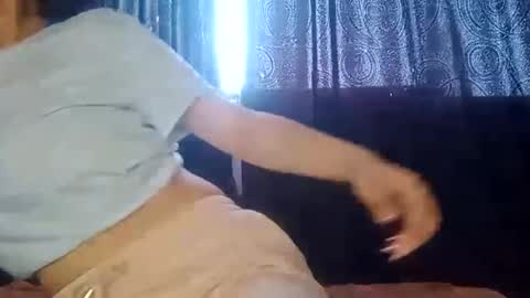 Annie online show from January 7, 2025, 8:52 pm